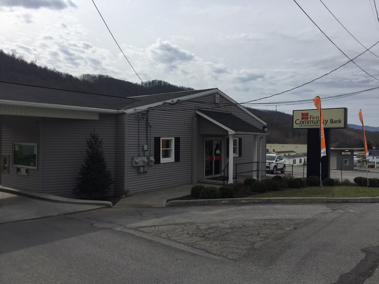 Lindside WV First Community Bank